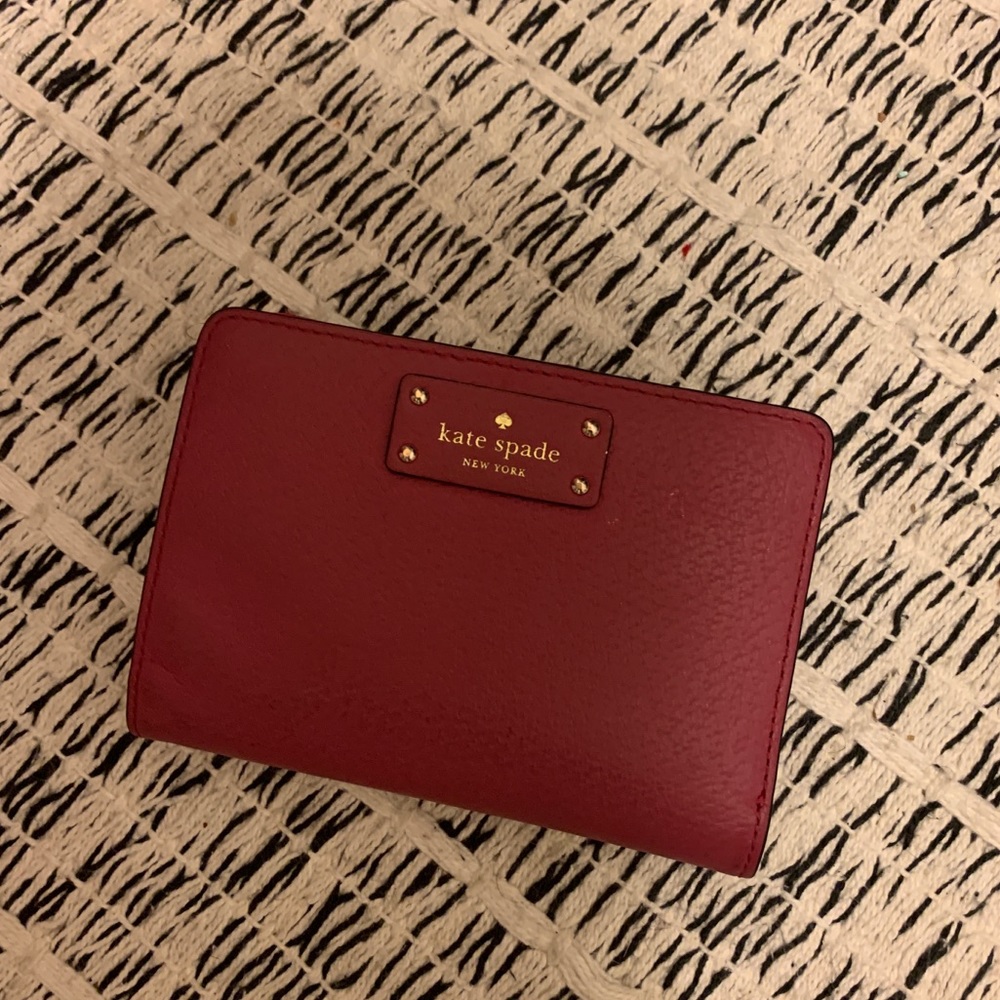 Kate Spade Leather Pink Stylish Women’s Wallet.